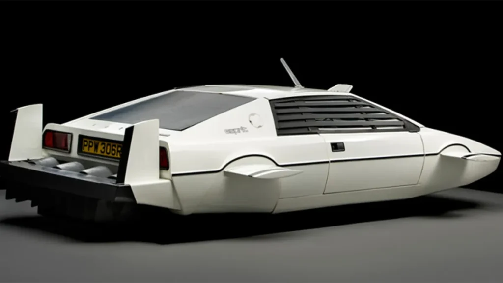 Bond Lotus Rear