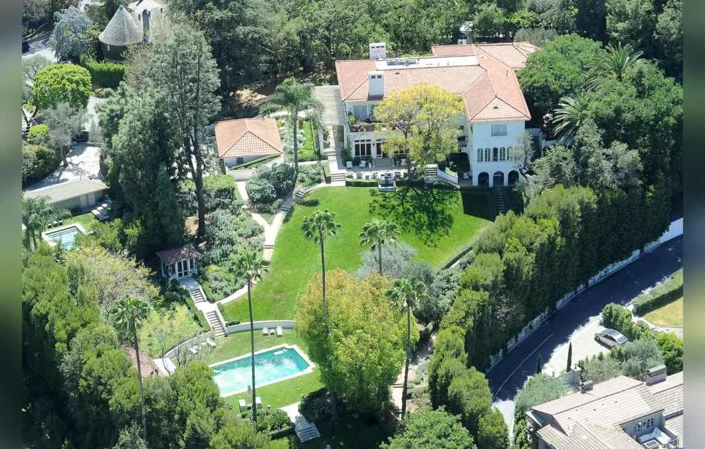 Brad Pitt House Aerial Photos Prove Spending Time With Kids 10l 9