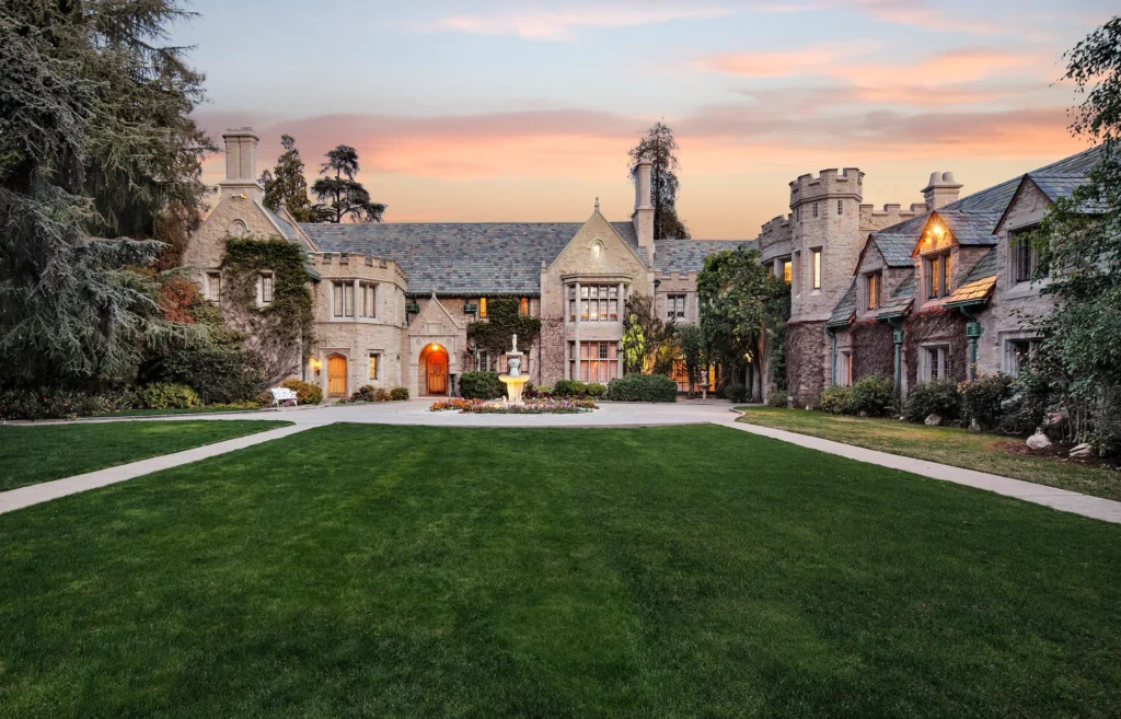 Playboy Mansion 1a