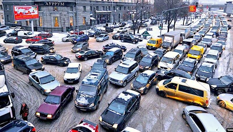 Bnegeneric Russia Moscow Car Automotive Traffic Jam 3 (1)