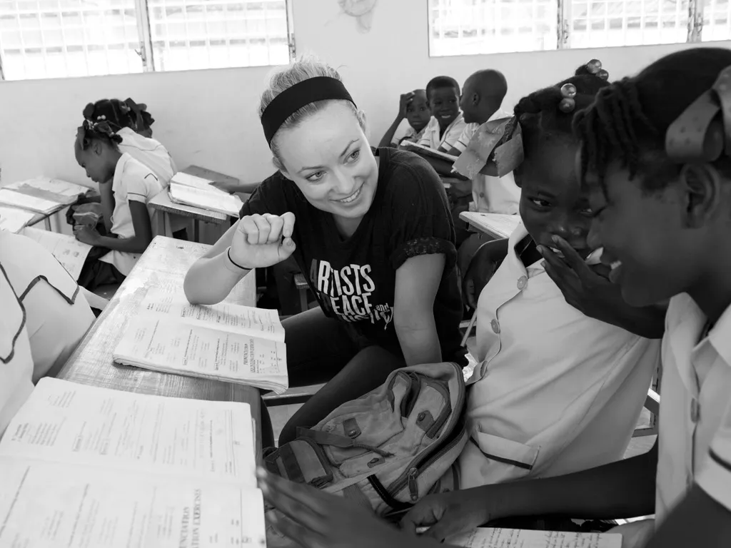 Olivia Wilde Haiti School 3