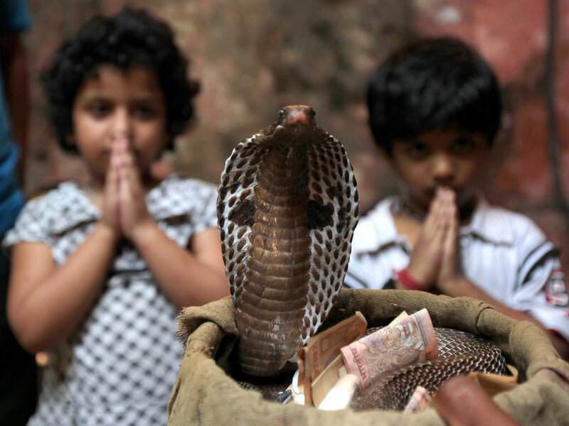 24 of the Most Dangerous Cultural Traditions That Could Kill Their Participants