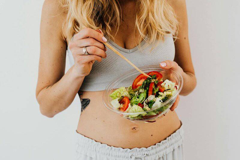 These 40 Carb-Cutting Recipes Are So Good, You’ll Want Multiple Helpings (And That’s Totally Fine)