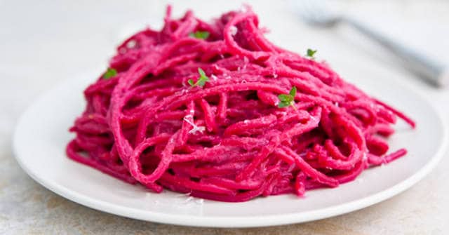 Creamy roasted beet pasta1
