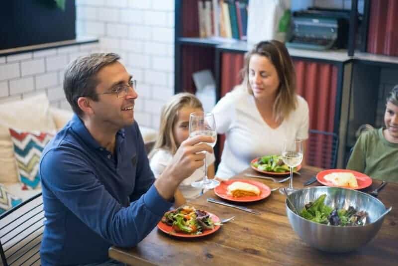 2. Slowing Down: The Art of Leisurely Meals